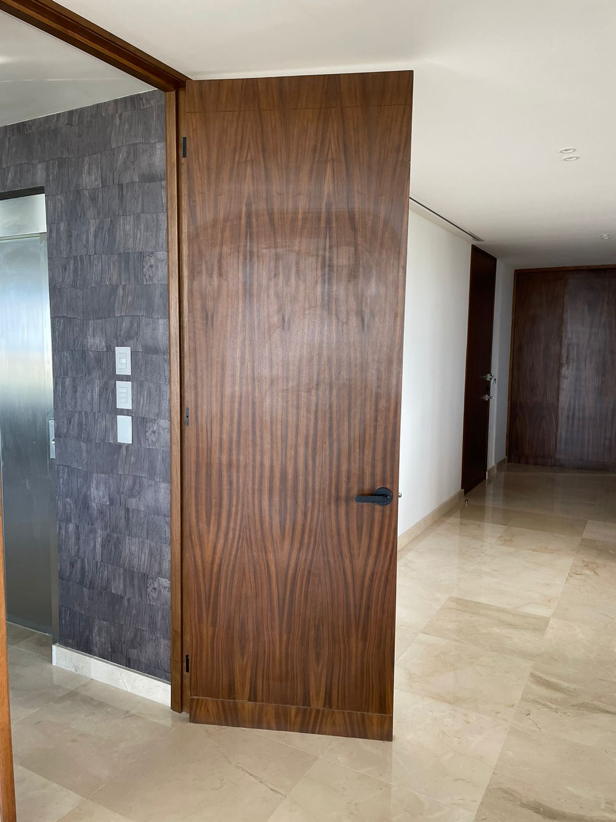 8. Cocina lado elevador-OK